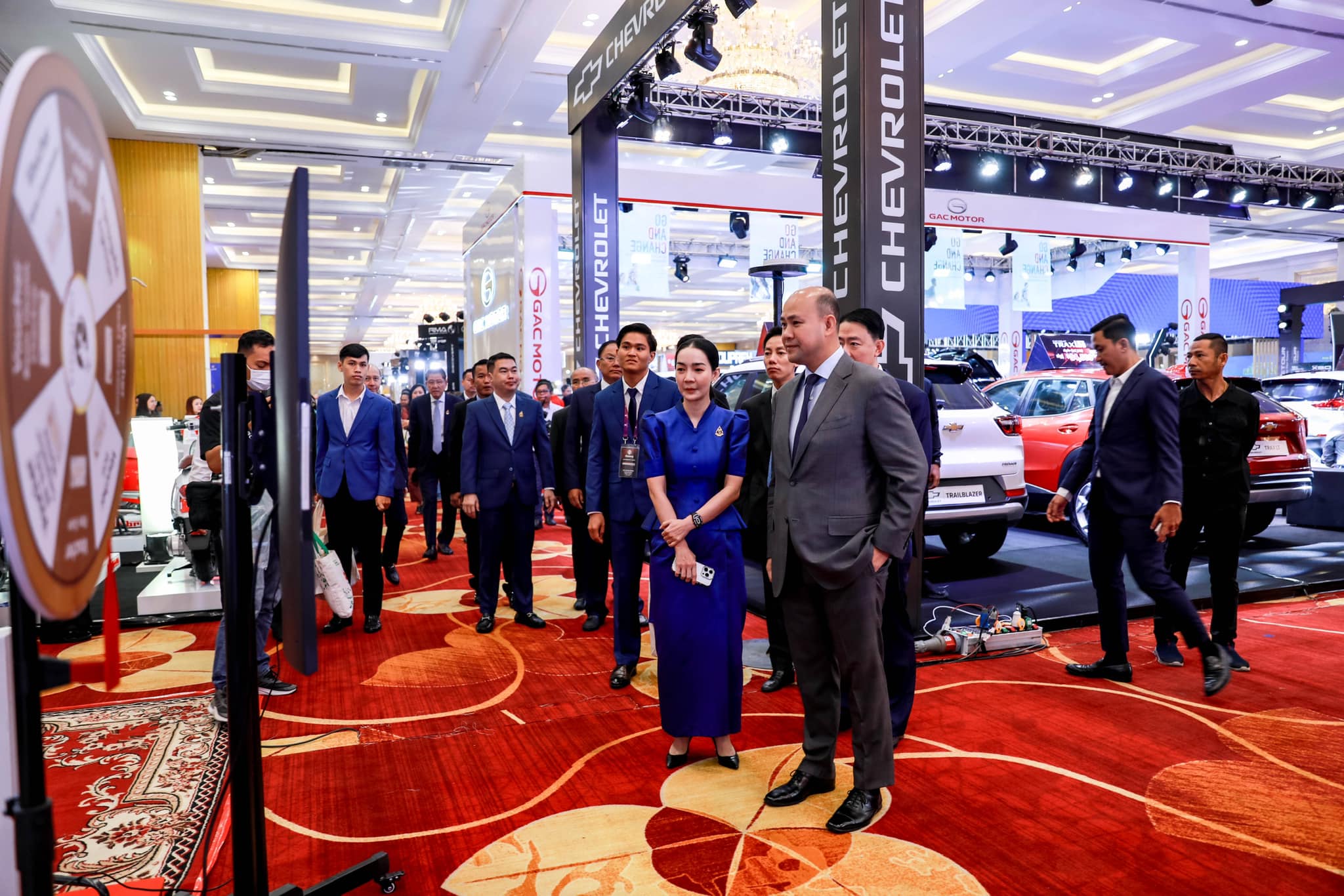 Neak Ouknha Kuon Thida ft DPM Hun Mani 2.jpg